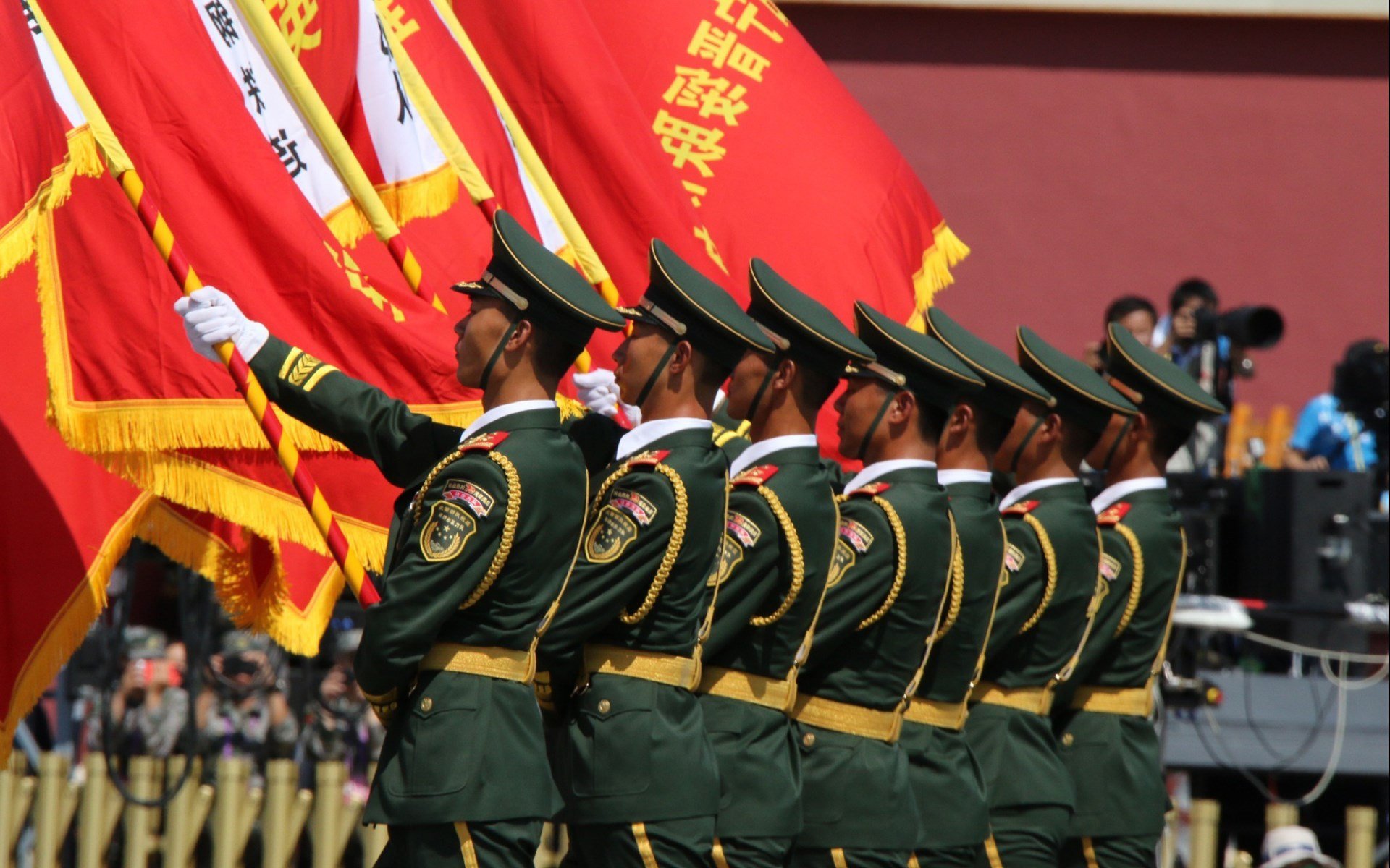 爱游戏娱乐-法国男篮在奥运热身赛中展现年轻球员潜力，法国男篮奥运阵容