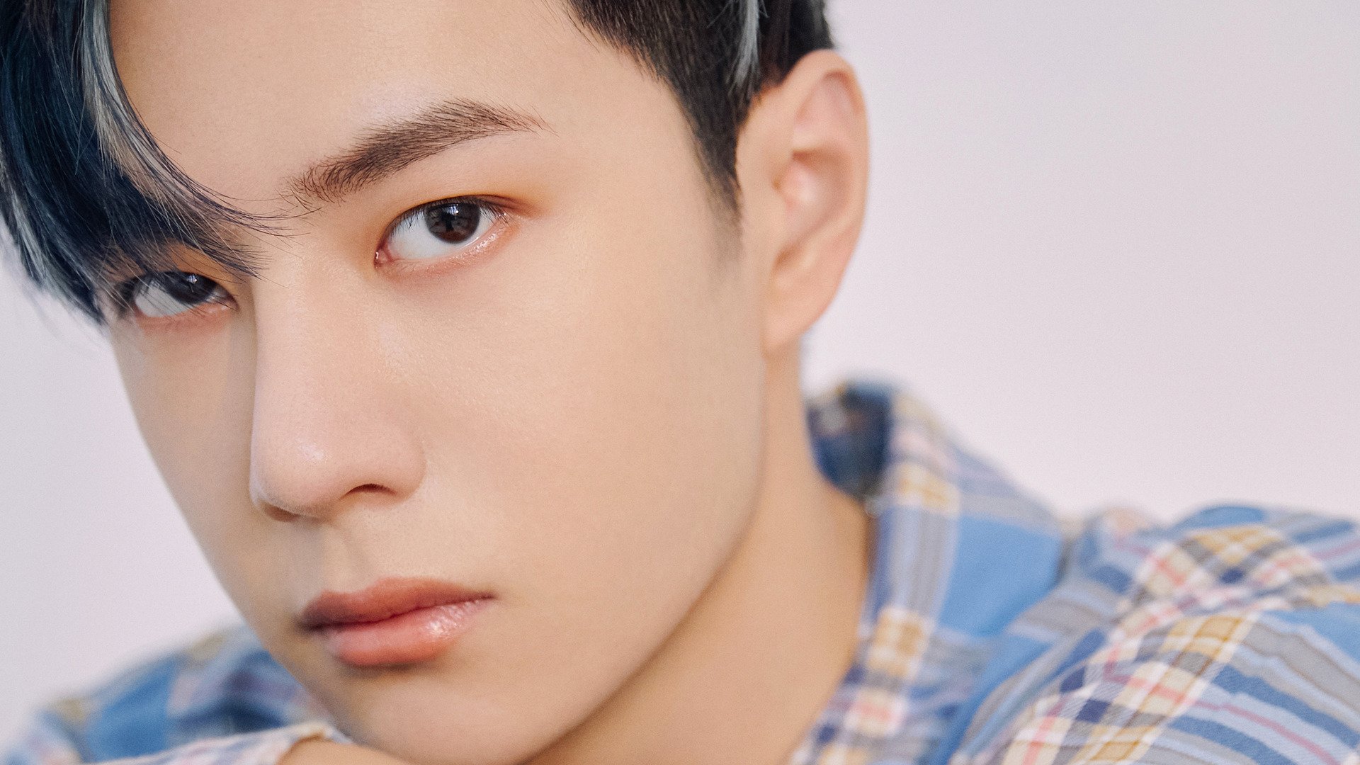 爱游戏登录入口-球场大事件：引发热议的重大裁判判罚，球场惨案