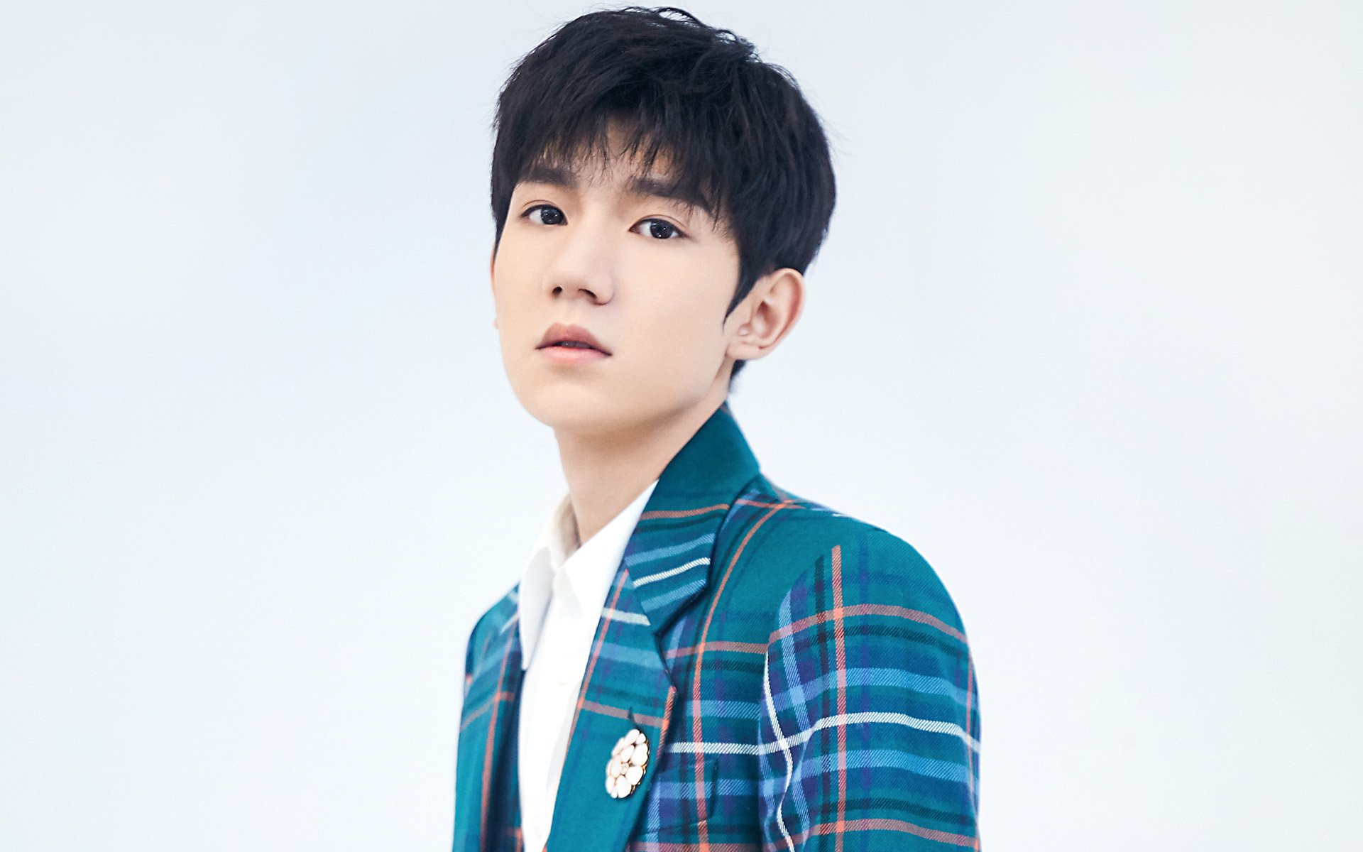 爱游戏 电竞-欧洲足球擂台上的硝烟弥漫，谁能立于不败之地？，欧洲足球队