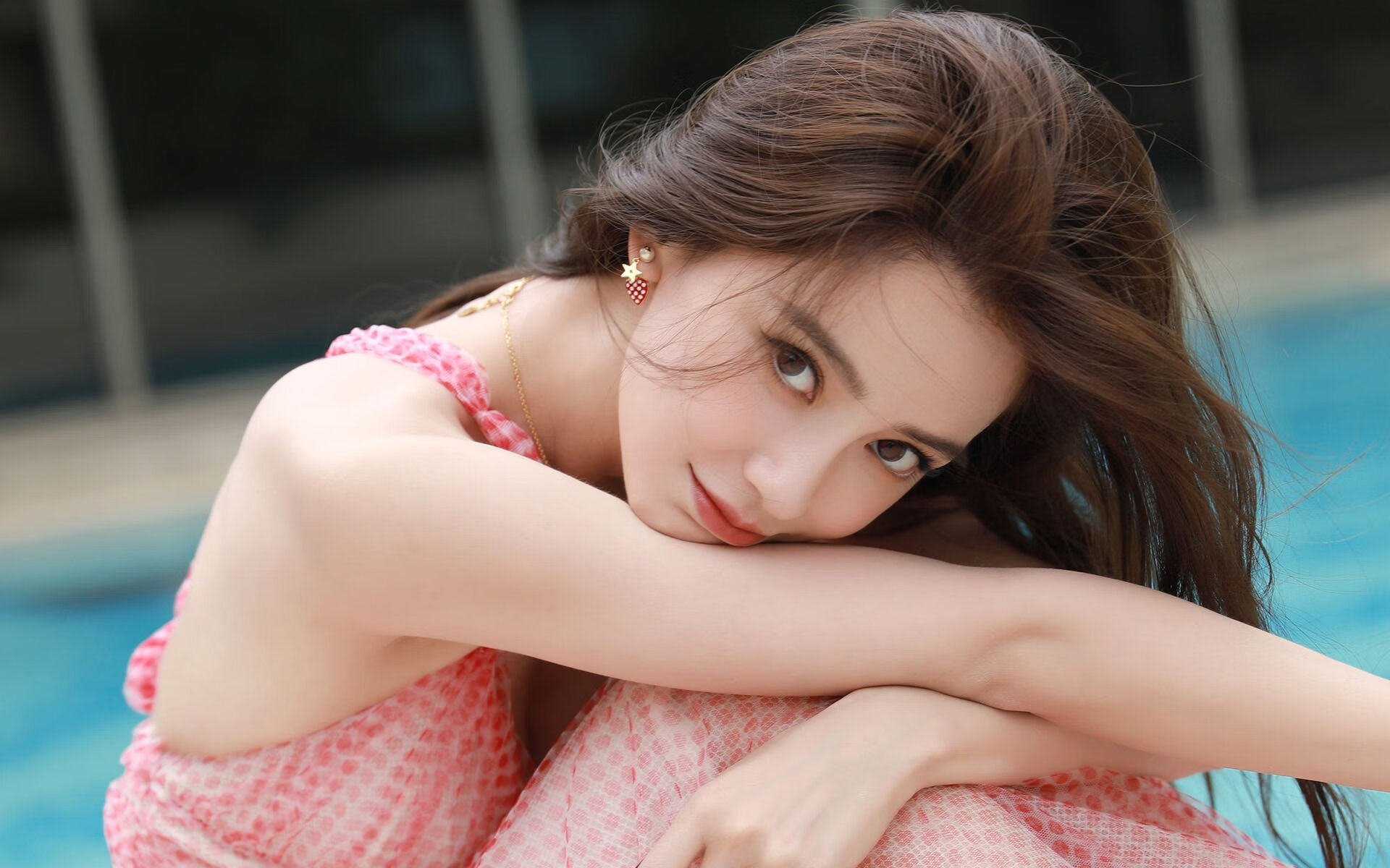 中国女泳队勇夺多金领跑积分榜，中国女子游泳国家队